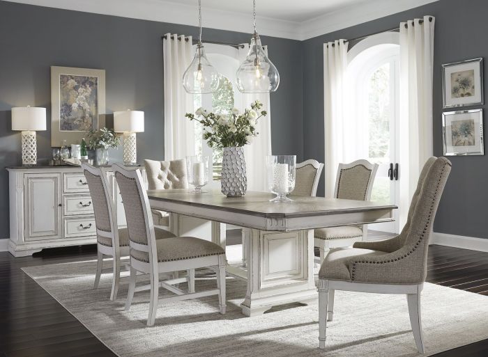 How to decorate a white dining room table